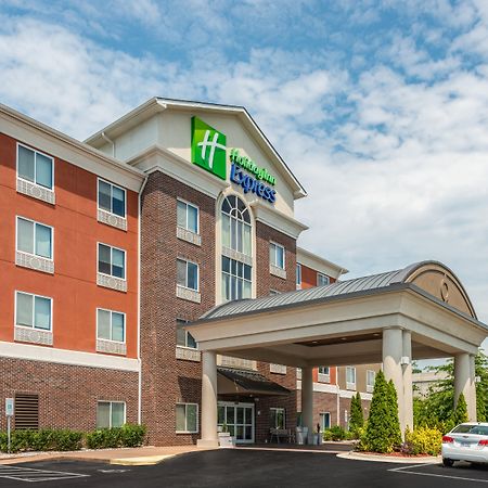 Holiday Inn Express & Suites Стейтсвилл Экстерьер фото