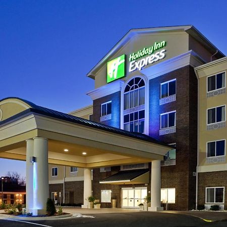 Holiday Inn Express & Suites Стейтсвилл Экстерьер фото