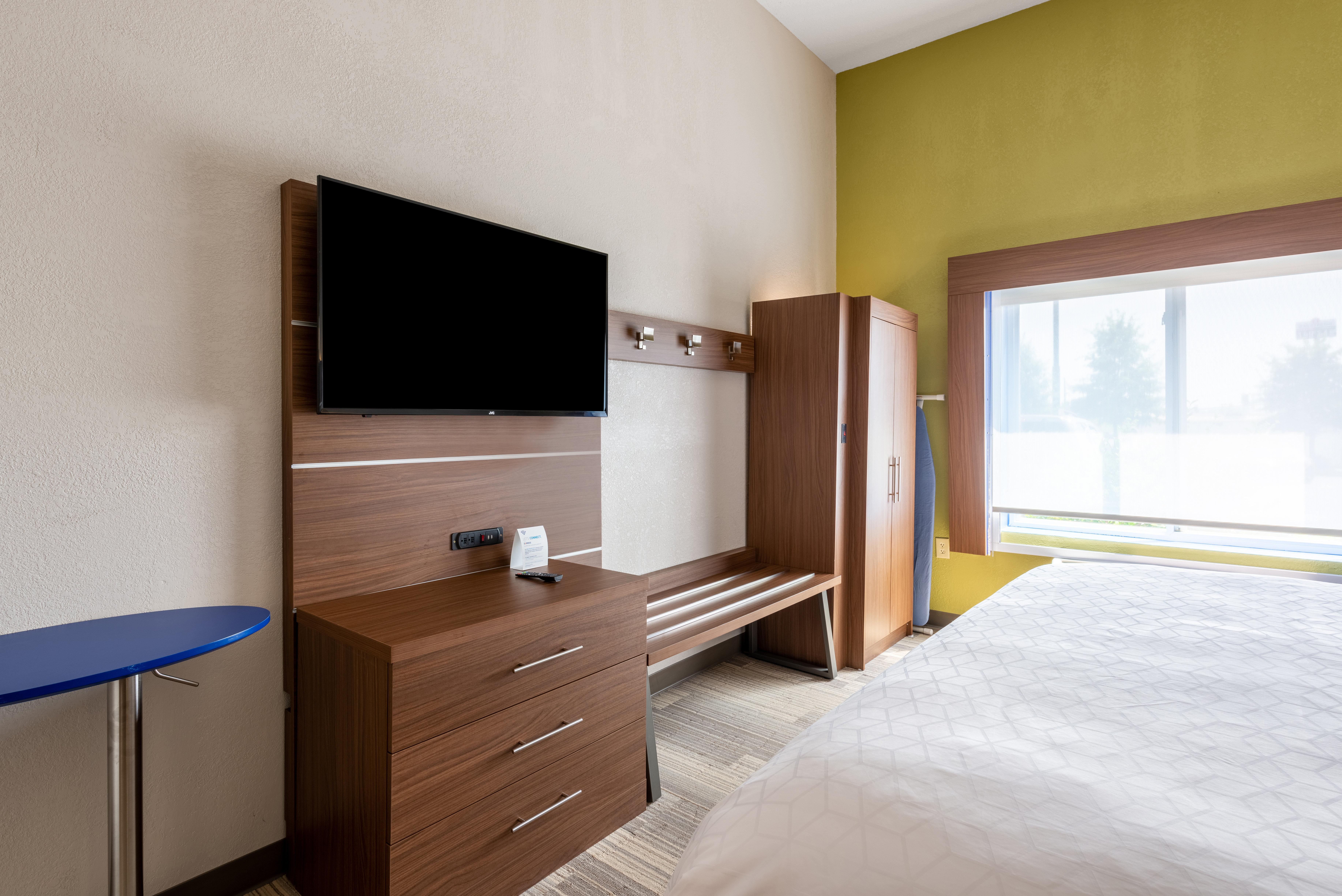 Holiday Inn Express & Suites Стейтсвилл Экстерьер фото