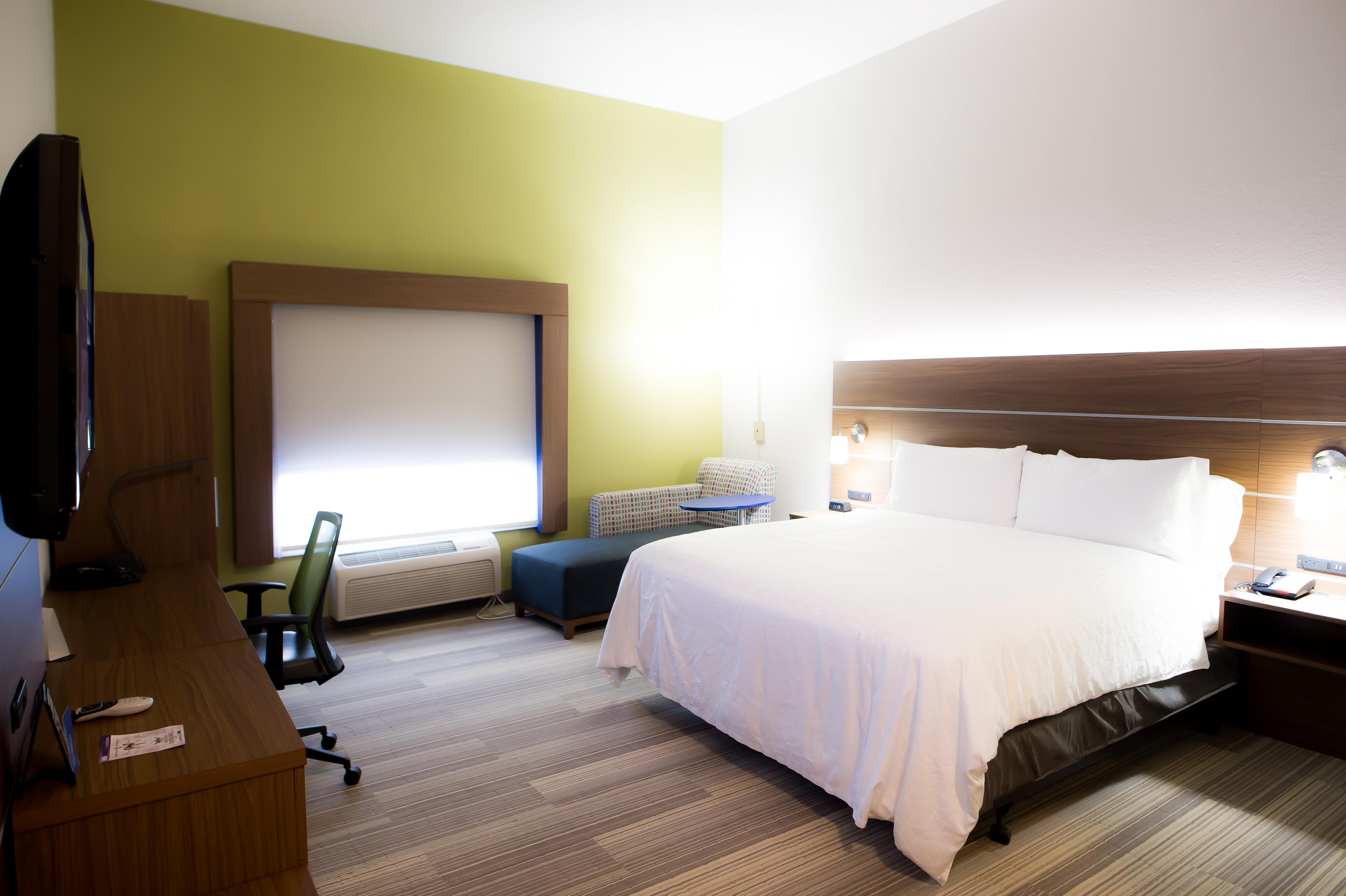 Holiday Inn Express & Suites Стейтсвилл Экстерьер фото