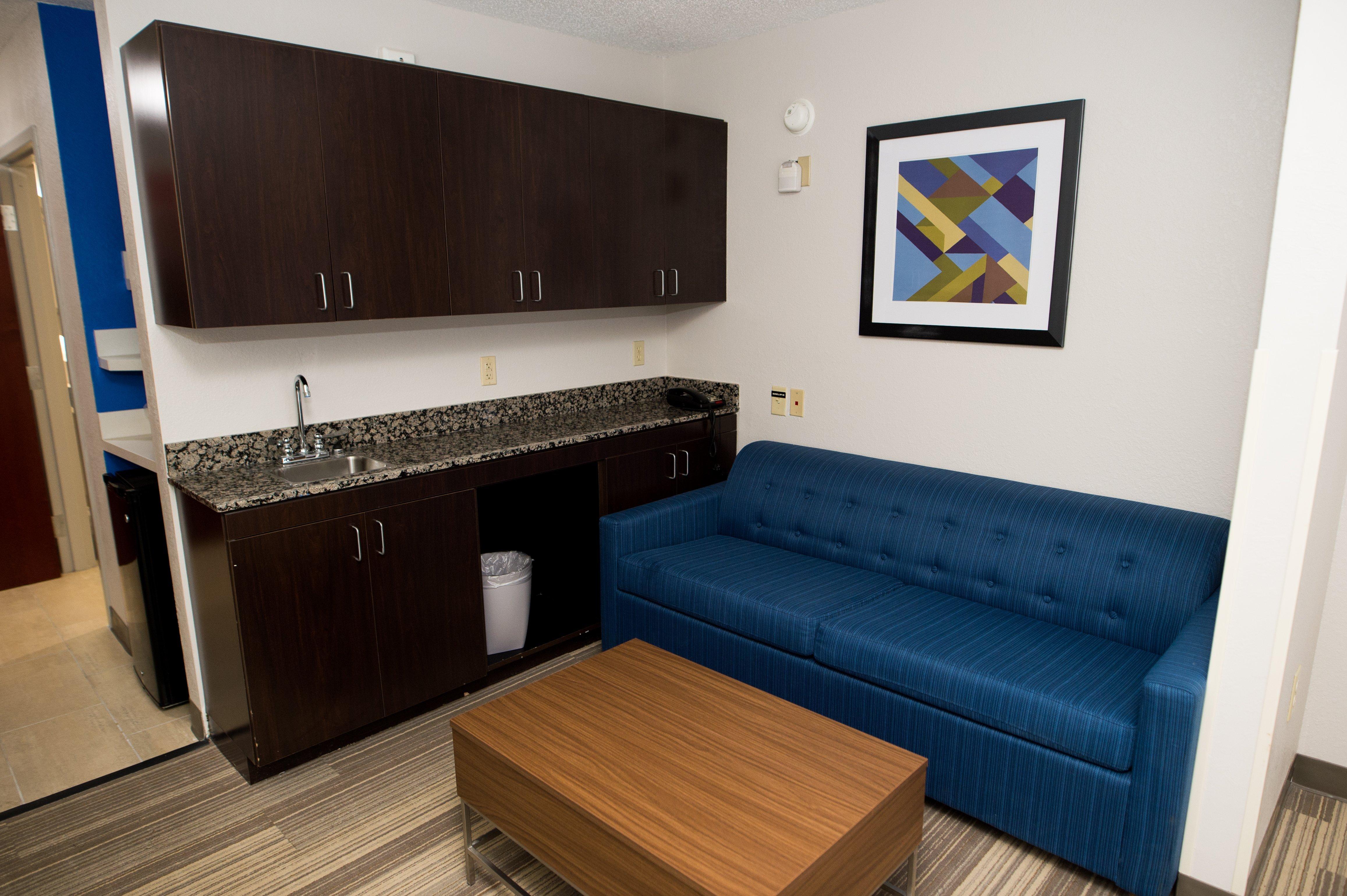 Holiday Inn Express & Suites Стейтсвилл Экстерьер фото