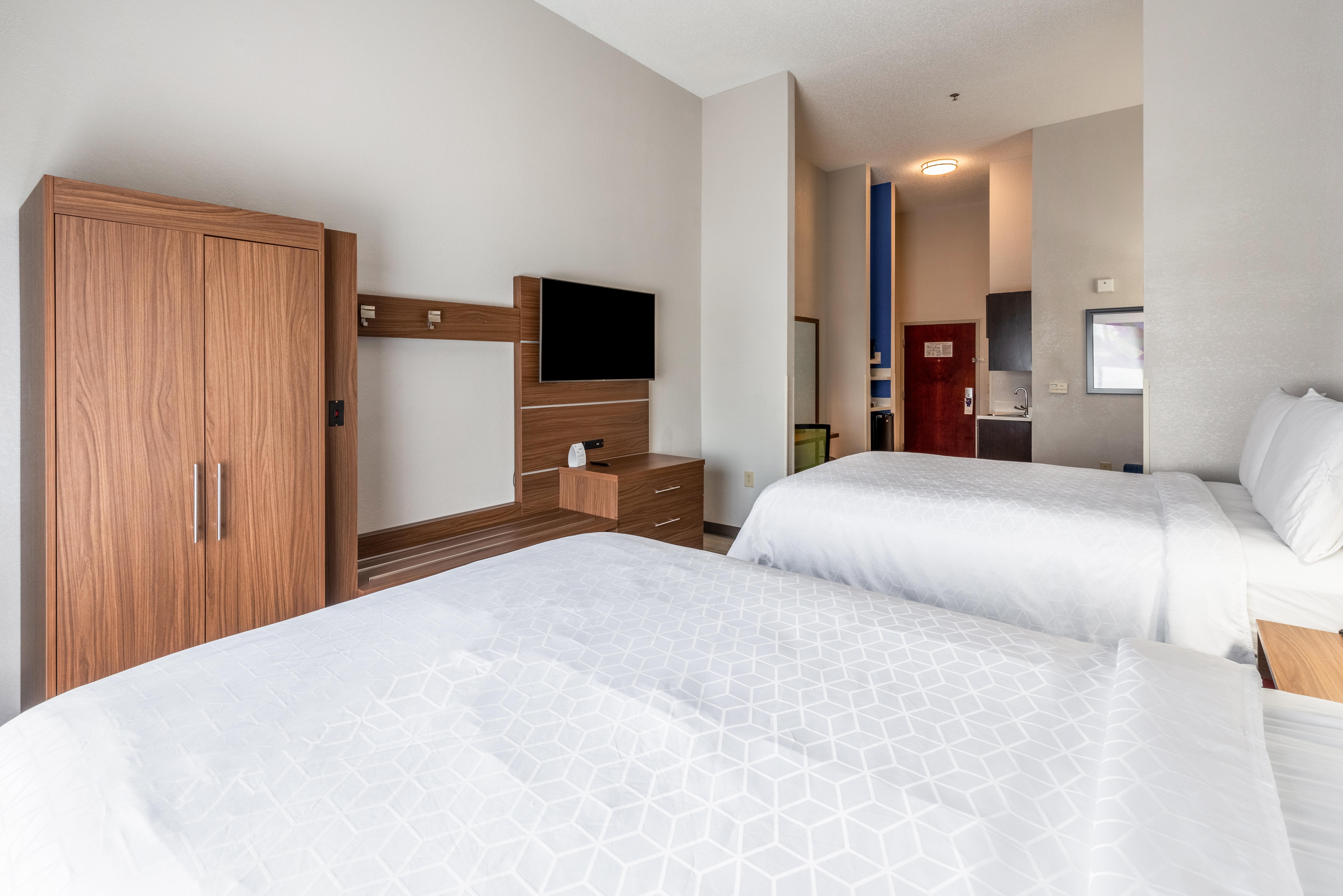 Holiday Inn Express & Suites Стейтсвилл Экстерьер фото