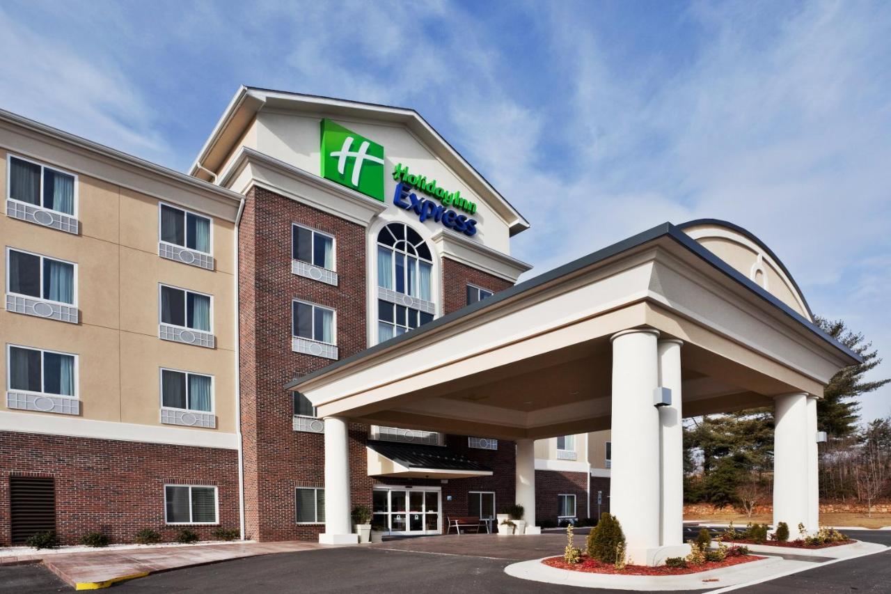 Holiday Inn Express & Suites Стейтсвилл Экстерьер фото